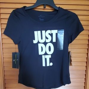 Nike girls tee